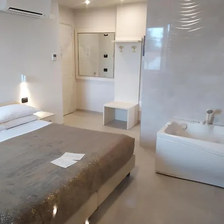 Garda Diamant Bed & Breakfast Desenzano del Garda Exterior photo